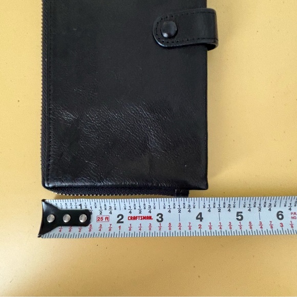 Old Trend Modern Vintage Snapper Clutch Wristlet - Picture 10 of 10